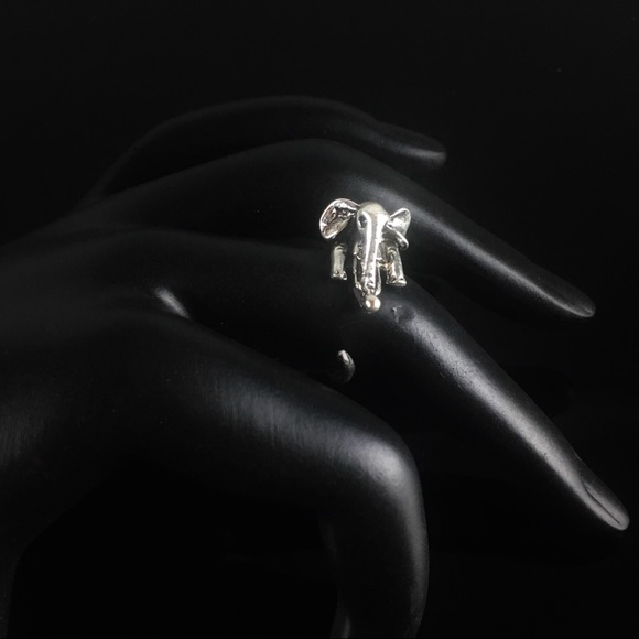 Unique Elephant Ring Antique Silver - Picture 4 of 8